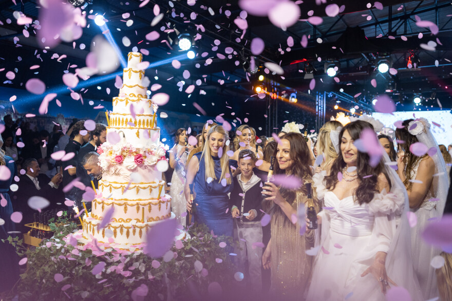 Η Ιωάννα Παλιοσπύρου ντύθηκε νύφη για καλό σκοπό - Δείτε φωτογραφίες