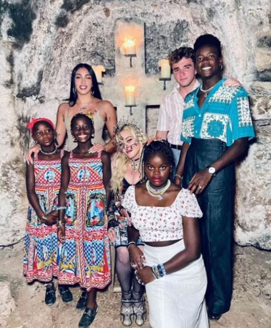 Μαντόνα: Το οικογενειακό ταξίδι στο Μαλάουι με τις κόρες της 