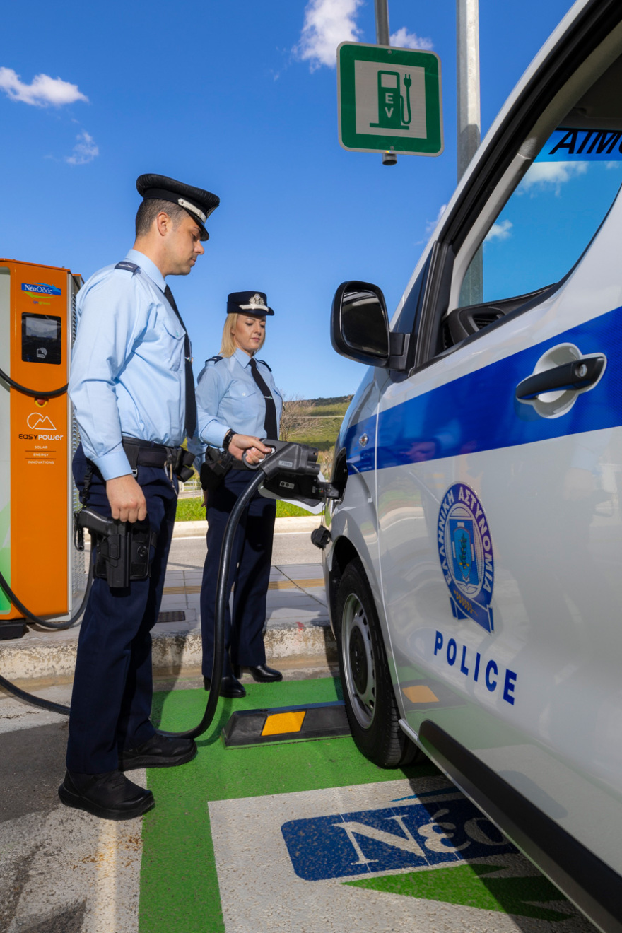 Νέα Οδός: Δωρεά στο Β’ Τμήμα Τροχαίας Αυτοκινητοδρόμων Π.Α.Θ.Ε. Αττικής 