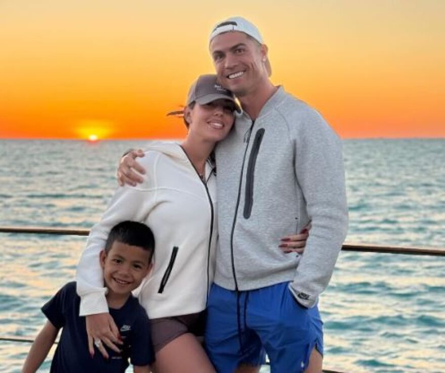 Τζορτζίνα Ροντρίγκεζ: Φωτογραφίζεται με τον Ρονάλντο στη Σαουδική Αραβία - Αγάπη στον παράδεισο, έγραψε