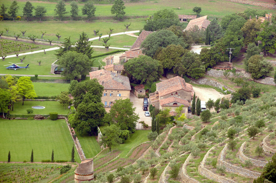 Αντζελίνα Τζολί - Μπραντ Πιτ: Δικαστική νίκη της ηθοποιού για το παραμυθένιο οινοποιείο Miraval στη Γαλλία