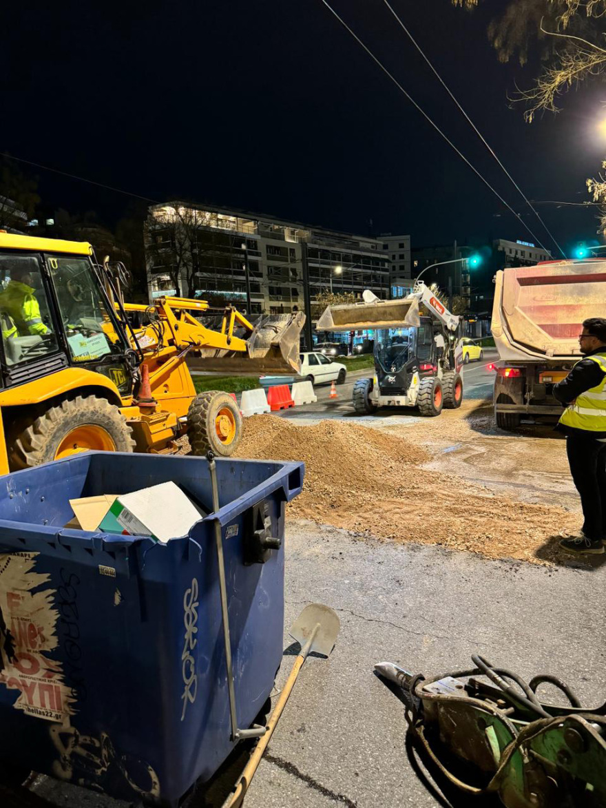 Οδός Καλλιρρόης: Το… ριφιφί του 1992 ευθύνεται για την καθίζηση στο οδόστρωμα - Δείτε φωτογραφίες