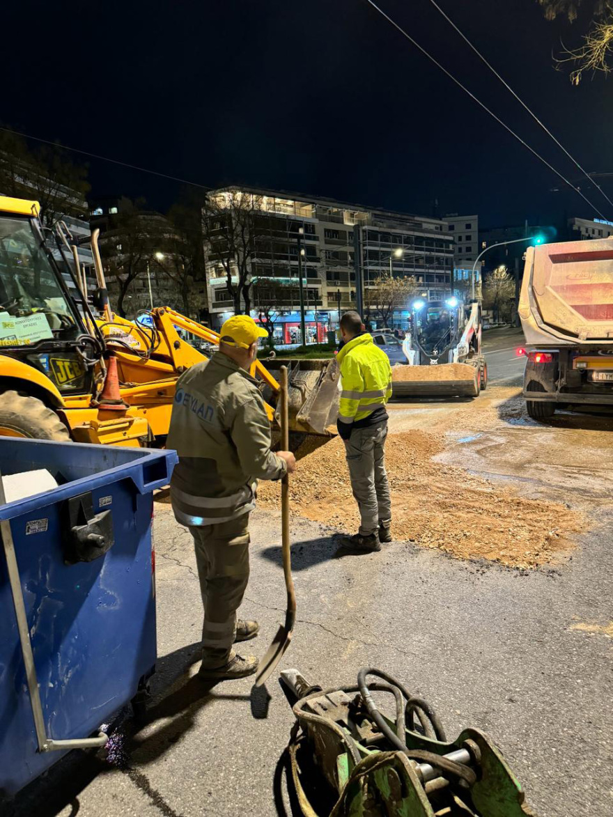 Οδός Καλλιρρόης: Το… ριφιφί του 1992 ευθύνεται για την καθίζηση στο οδόστρωμα - Δείτε φωτογραφίες