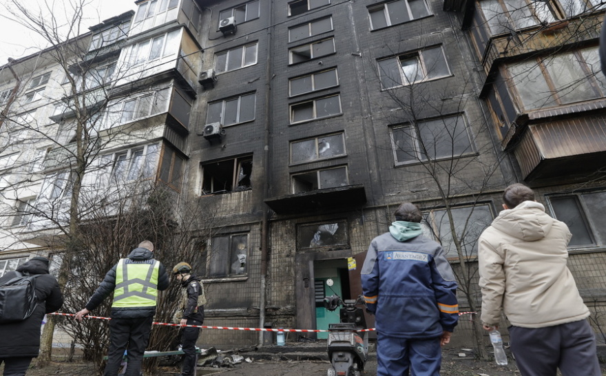 Πόλεμος στην Ουκρανία: Ρωσική πυραυλική επίθεση στο Κίεβο με 17 τραυματίες, ανάμεσά τους κι ένα παιδί