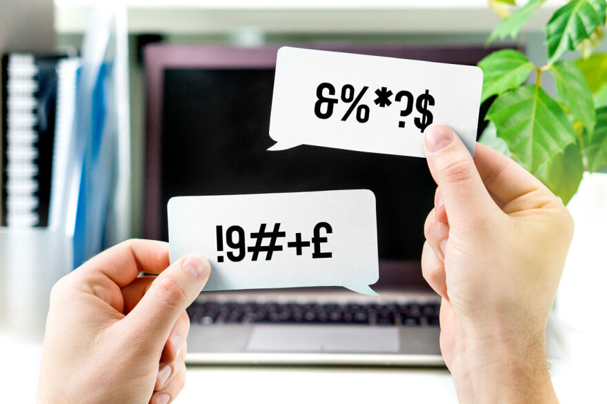 Γιατί πλέον βρίζουμε περισσότερο; Οι βρισιές της Gen Z και η επιρροή τους σε μυαλό, σώμα και σχέσεις