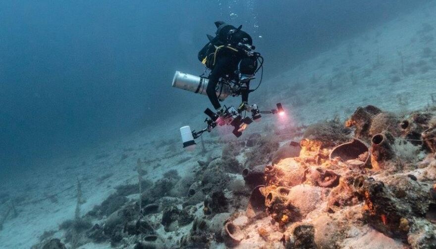 Φούρνοι: Σπουδαία ευρήματα στον βυθό της θάλασσας - Όσα ανέσυραν δύτες από ναυάγιο, δείτε φωτογραφίες