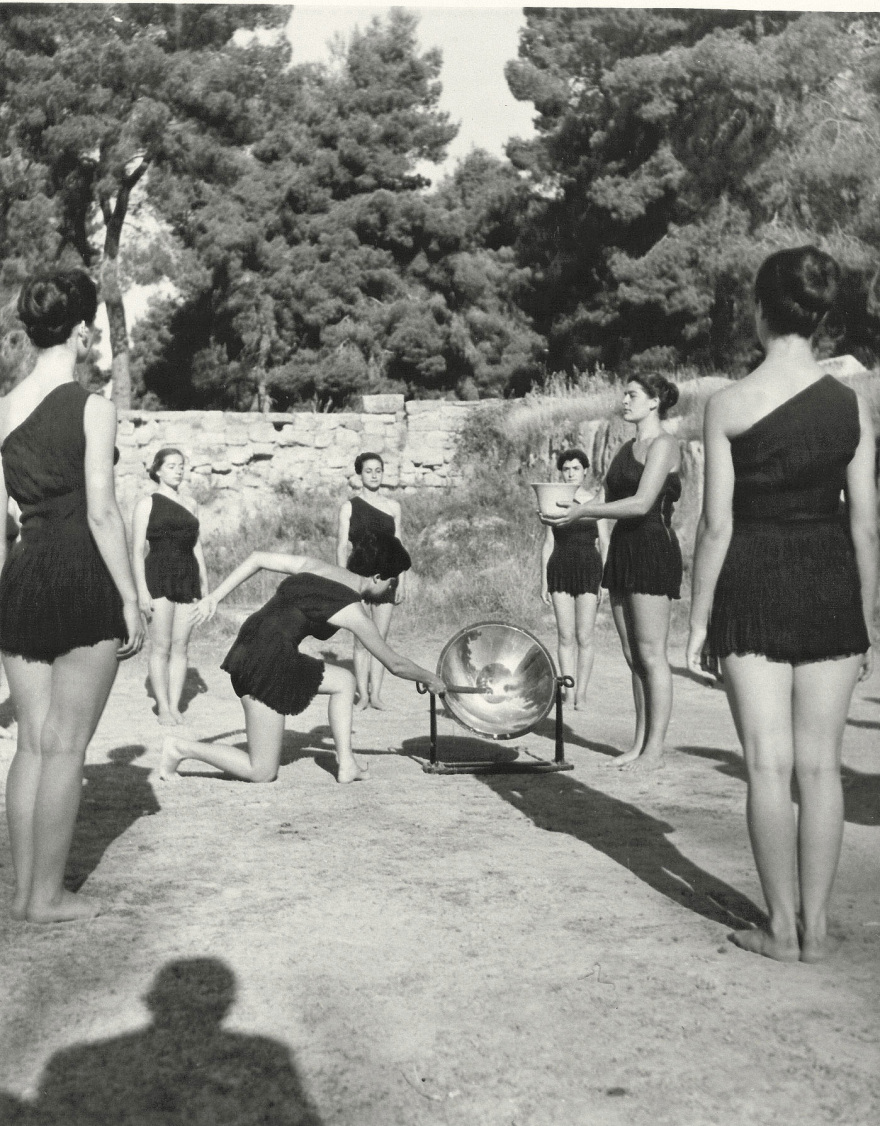 Ολυμπιακοί Αγώνες 2024: Η αφή της Φλόγας, οι κίονες και τα ενδυματολογικά μαθήματα 