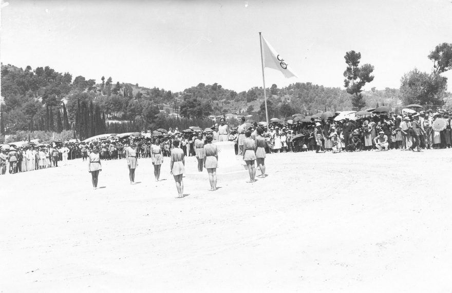 Ολυμπιακοί Αγώνες 2024: Η αφή της Φλόγας, οι κίονες και τα ενδυματολογικά μαθήματα 