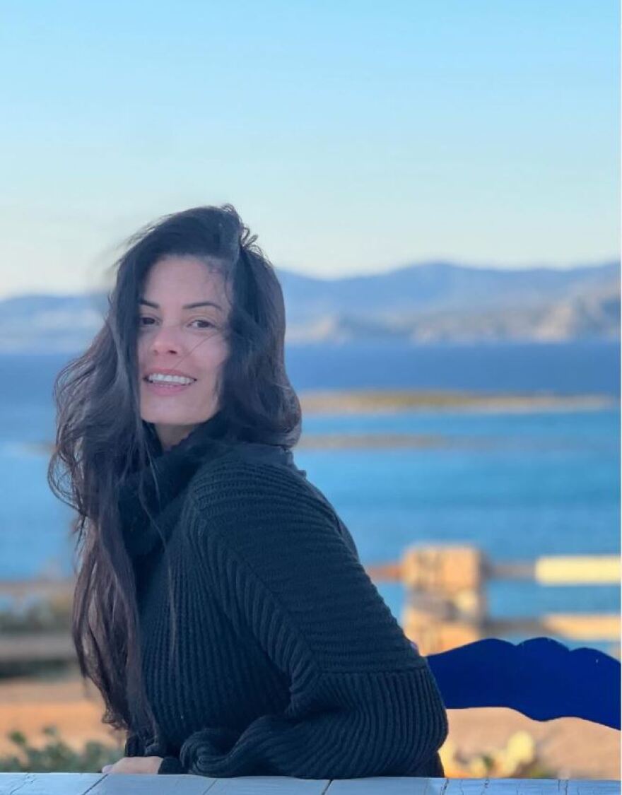 Μαρία Κορινθίου: Στην Ελαφόνησο για το τριήμερο η ηθοποιός