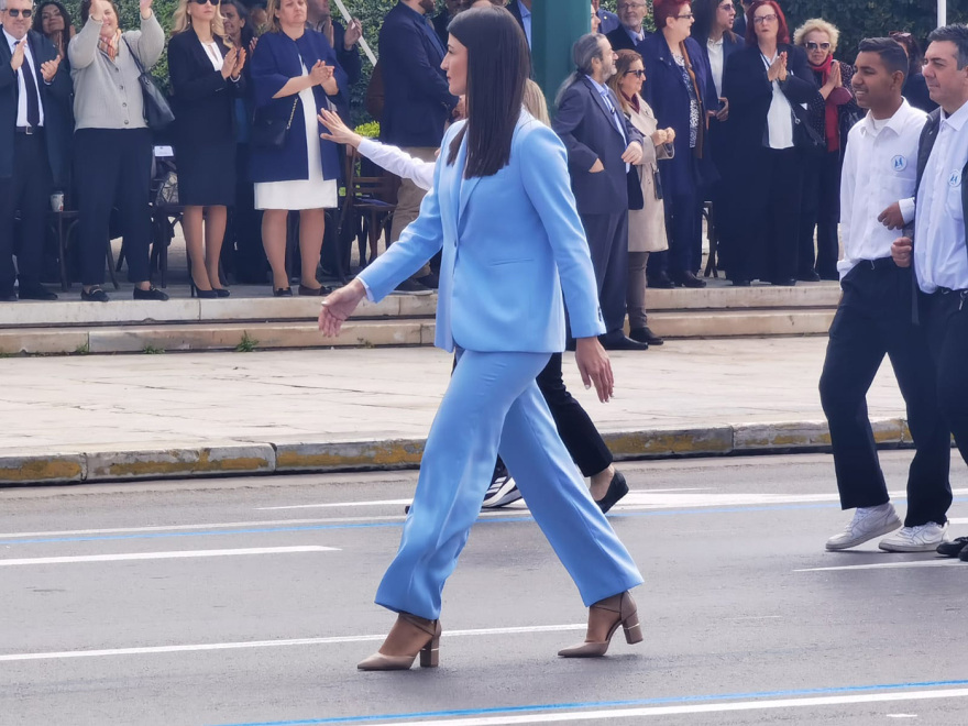 Μαθητική παρέλαση στην Αθήνα με 230 σχολεία - «Με πίστη και σθένος μπορούμε να πετύχουμε πολλά» το μήνυμα Πιερρακάκη