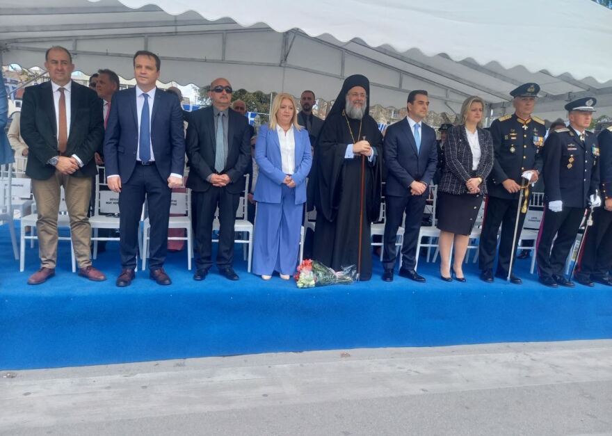 25η Μαρτίου: Αποδοκιμασίες στην παρέλαση των Τρικάλων και καταγγελίες από οικογένεια θυμάτων των Τεμπών - Βίντεο