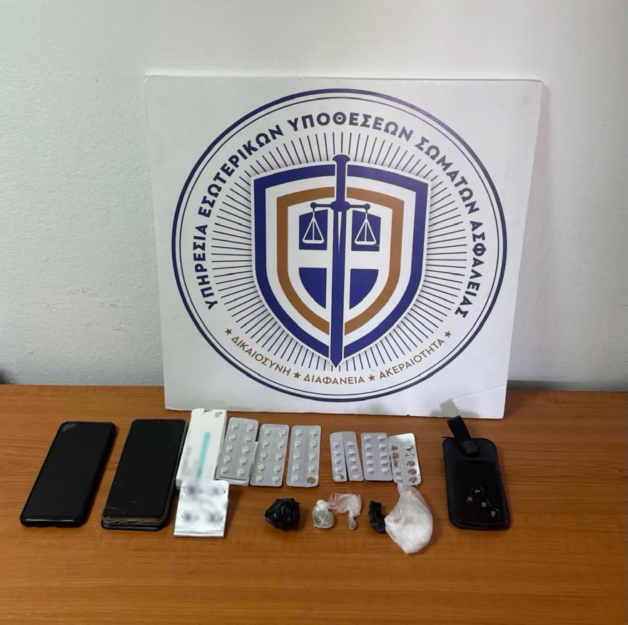 Συνελήφθη σωφρονιστικός υπάλληλος για μεταφορά ναρκωτικών στις φυλακές Κορυδαλλού