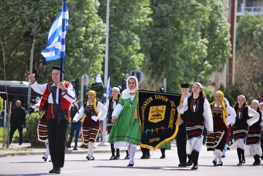 25η Μαρτίου: Με λαμπρότητα ολοκληρώθηκε η μαθητική παρέλαση στη Θεσσαλονίκη - Δείτε βίντεο
