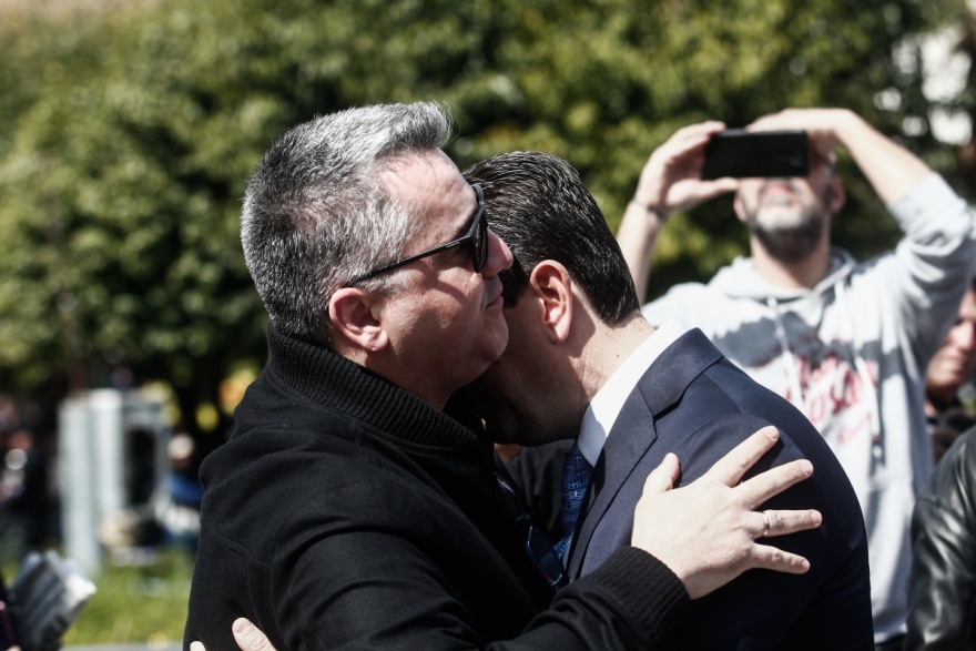 25η Μαρτίου: Αποδοκιμασίες στην παρέλαση των Τρικάλων και καταγγελίες από οικογένεια θυμάτων των Τεμπών - Βίντεο