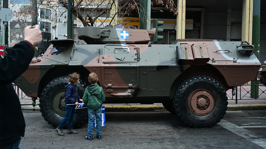 25η Μαρτίου: Η μεγάλη στρατιωτική παρέλαση μέσα από 15 εντυπωσιακές φωτογραφίες