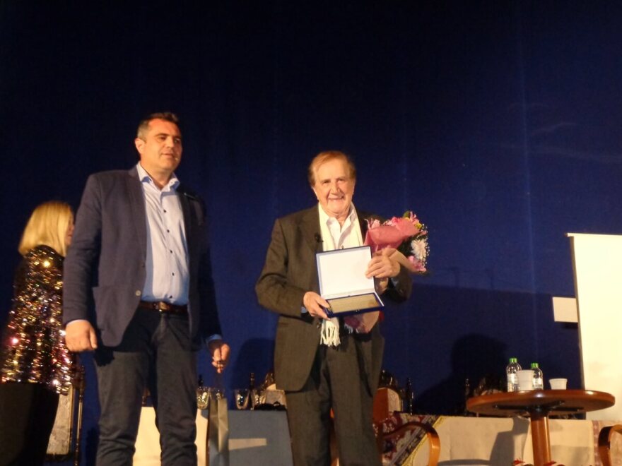 Καρδίτσα- Φεστιβάλ: Ο Σταύρος Ξαρχάκος τιμήθηκε κατά το 39ο Πανελλήνιο Φεστιβάλ Ερασιτεχνικού Θεάτρου 