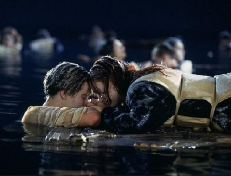 Τιτανικός: Αστρονομικά ποσά στη δημοπρασία της σανίδας σωτηρίας της Κέιτ Γουίνσλετ και άλλων αντικειμένων της ταινίας 