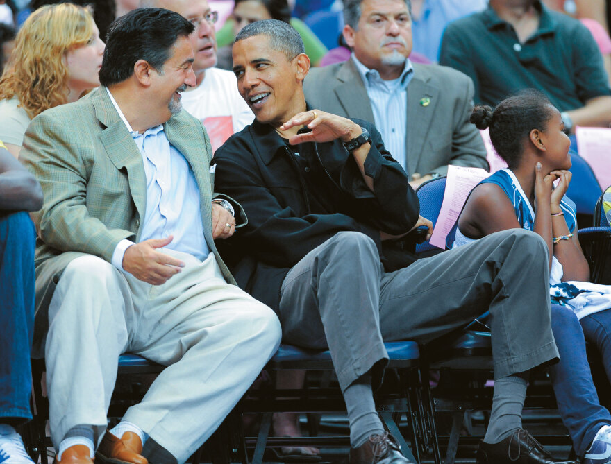 Billionaires με ελληνικές ρίζες επενδύουν στα γήπεδα και ψάχνουν τίτλους από το NBA έως το baseball