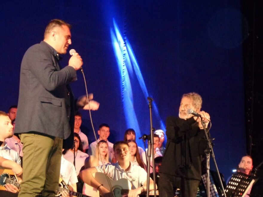 Καρδίτσα- Φεστιβάλ: Ο Σταύρος Ξαρχάκος τιμήθηκε κατά το 39ο Πανελλήνιο Φεστιβάλ Ερασιτεχνικού Θεάτρου 