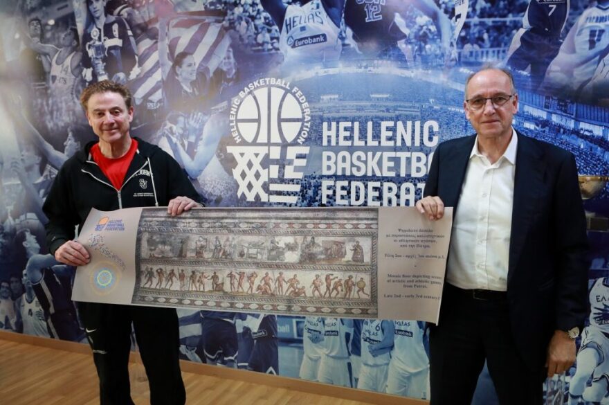 Ο Ρικ Πιτίνο κοντά στις εθνικές ομάδες μπάσκετ