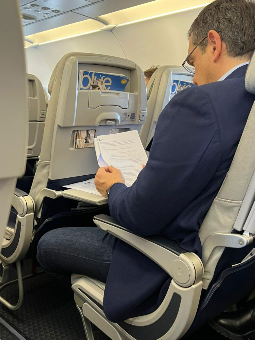 Rebranding αλά γαλλικά για τον Αλέξη Τσίπρα by Publicis 