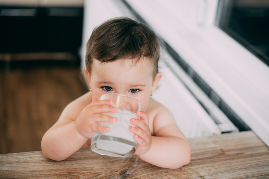 Γιατί το γάλα για παιδιά είναι τόσο δημοφιλές παγκοσμίως; Η σύγκριση με το αγελαδινό 