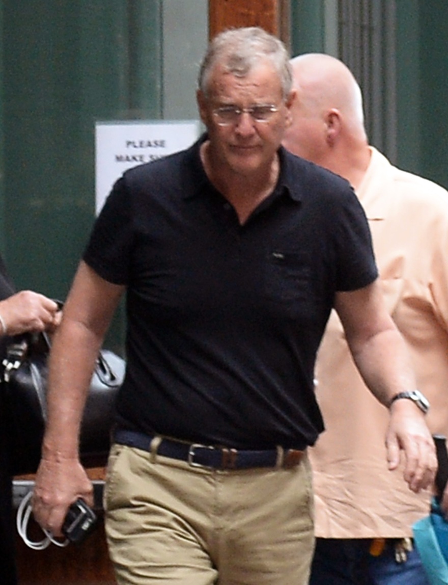 Ο φωτογράφος που γρονθοκοπήθηκε από τον πατέρα της Τέιλορ Σουίφτ, τα βάζει με τους αστυνομικούς που εγκατέλειψαν την έρευνα