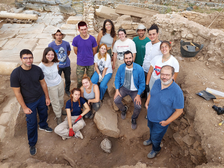 Ανασκαφή Φιλίππων: Φοιτητές του ΑΠΘ ανακάλυψαν κεφαλή αγάλματος του Απόλλωνα - Δείτε φωτογραφίες