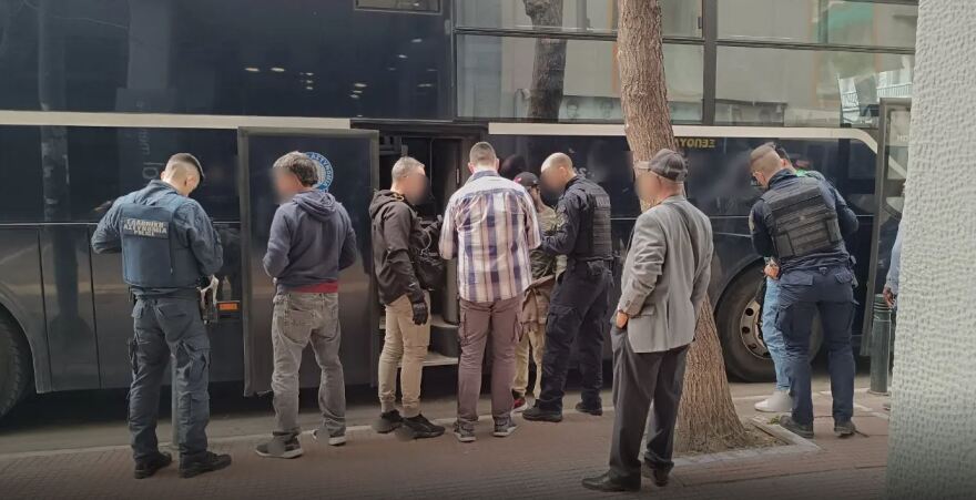 ΕΛΑΣ: 30 συλλήψεις σε ειδική επιχείρηση σε Κυψέλη και Πεδίο του Άρεως - Φωτογραφίες