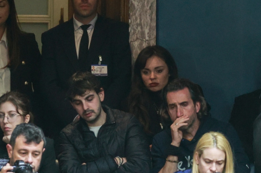 Τραγωδία στα Τέμπη: Στα θεωρεία της Βουλής η επιζήσασα Ευδοκία Τσαγκλή - Φωτογραφίες