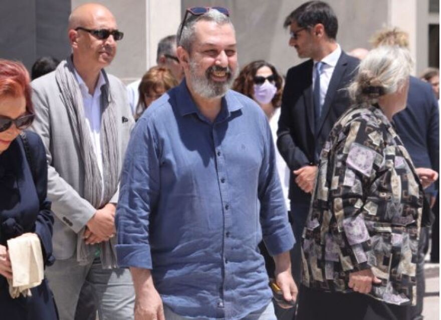 Χρήστος Χατζηπαναγιώτης: Η πρώτη βόλτα του μετά το έμφραγμα που υπέστη - Δείτε τη φωτογραφία