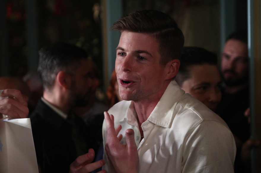 Στέφανος Κασσελάκης: Πάρτι γενεθλίων στου Ψυρρή - Δείτε βίντεο και φωτογραφίες