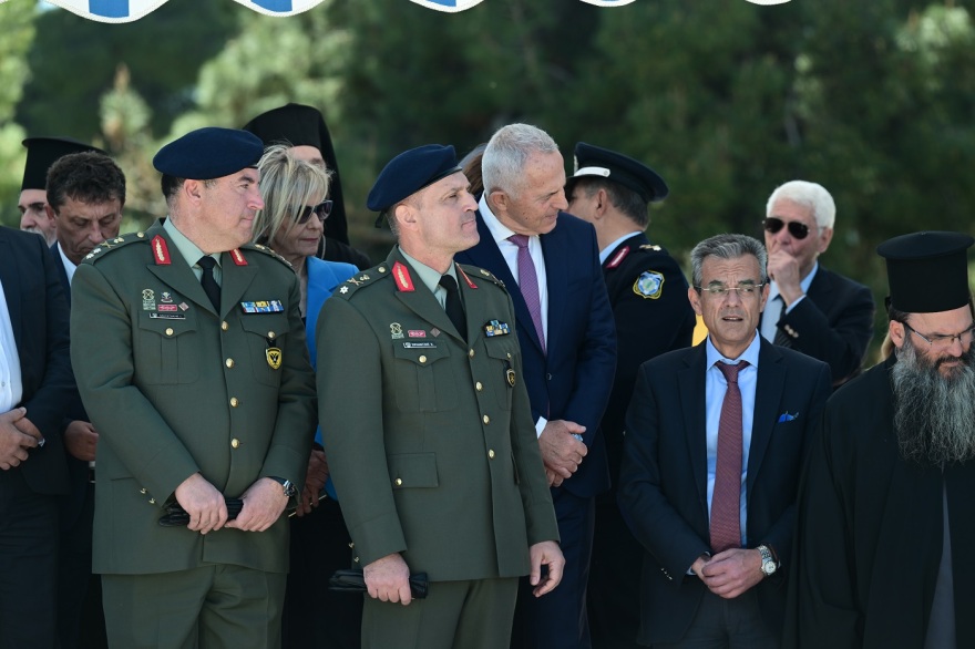 Στέφανος Κασσελάκης: Ορκίστηκε στη Θήβα, παίρνει άδεια και θα γιορτάσει τα γενέθλιά του στου Ψυρρή