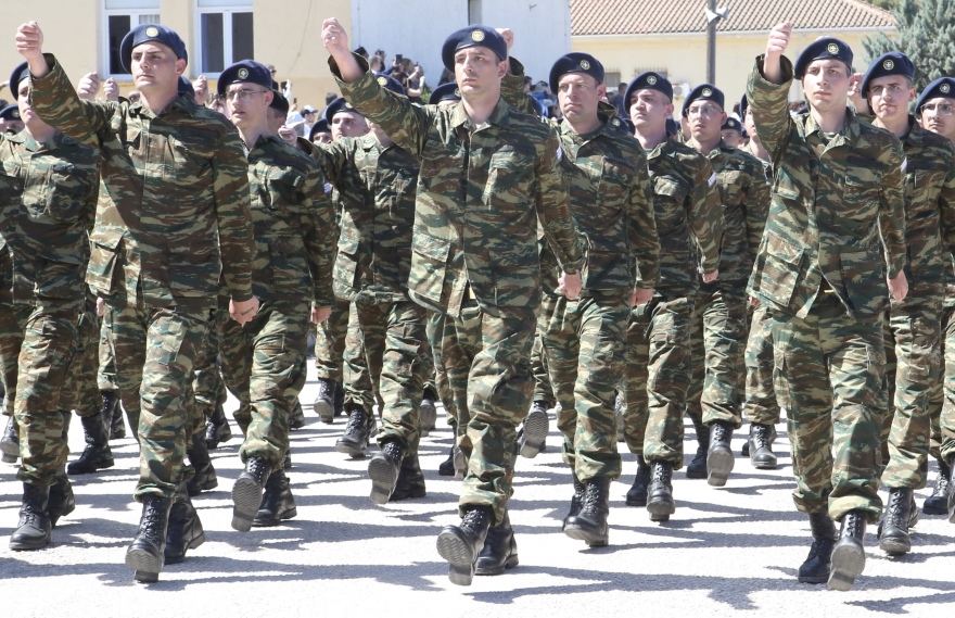 Κασσελάκης: «Συν ένα παιδιά» - Λάθος νούμερο στα κεράκια της τούρτας για τα γενέθλιά του - Βίντεο