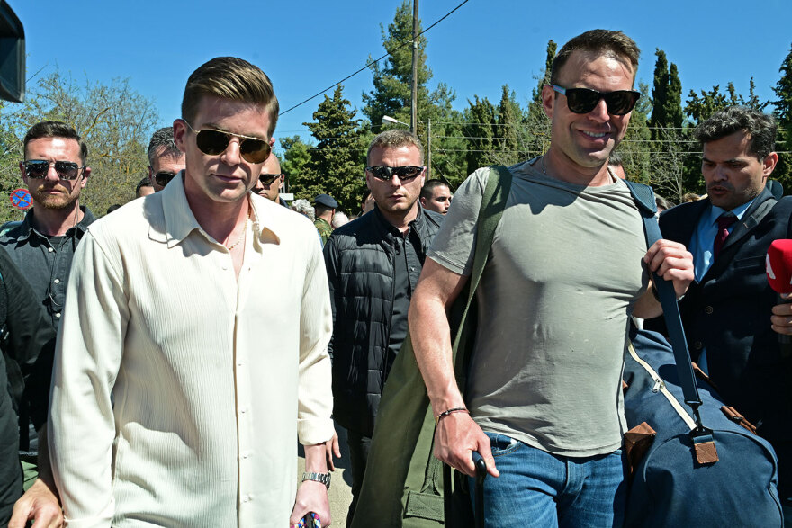 Κασσελάκης: «Συν ένα παιδιά» - Λάθος νούμερο στα κεράκια της τούρτας για τα γενέθλιά του - Βίντεο