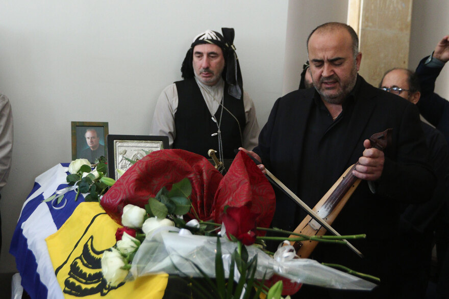 Μιχάλης Χαραλαμπίδης: Με ποντιακά τραγούδια και τιμητικό άγημα Ποντίων το αντίο στο ιστορικό στέλεχος του ΠΑΣΟΚ