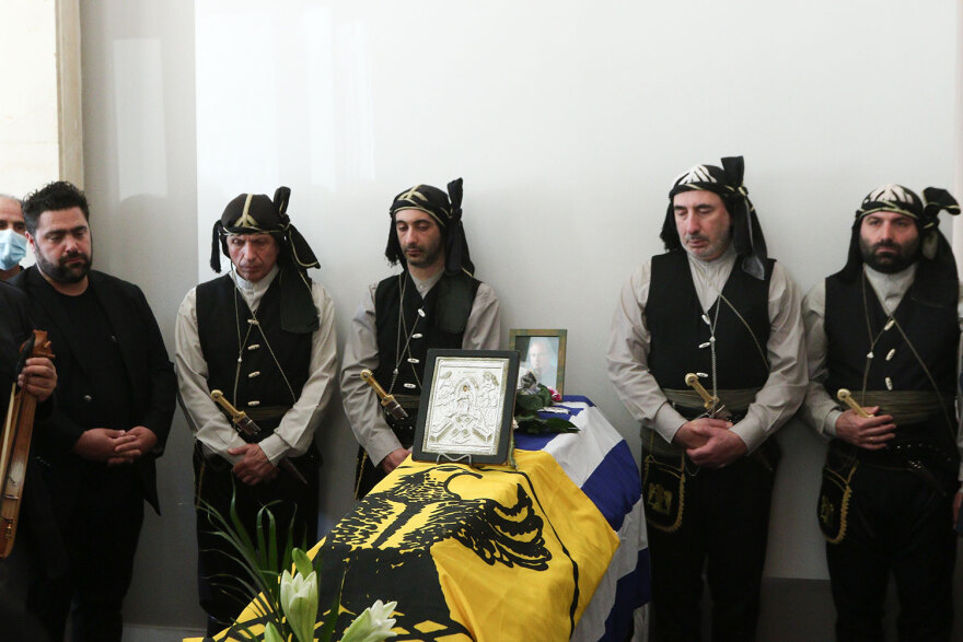 Μιχάλης Χαραλαμπίδης: Με ποντιακά τραγούδια και τιμητικό άγημα Ποντίων το αντίο στο ιστορικό στέλεχος του ΠΑΣΟΚ