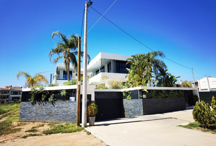 H βίλα-κρησφύγετο στη Βάρη του 47χρονου Ιταλού αρχηγού εγκληματικής οργάνωσης 