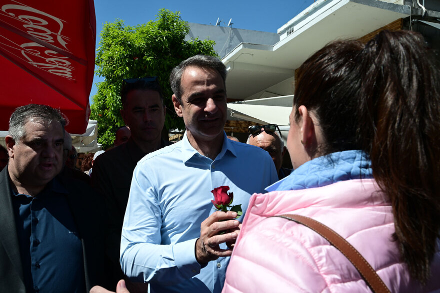 Στο Μοσχάτο ο Κυριάκος Μητσοτάκης: «Η προσοχή μας είναι στραμμένη στα προβλήματα της κοινωνίας»