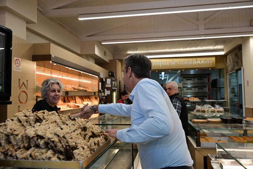 Στο Μοσχάτο ο Κυριάκος Μητσοτάκης: «Η προσοχή μας είναι στραμμένη στα προβλήματα της κοινωνίας»