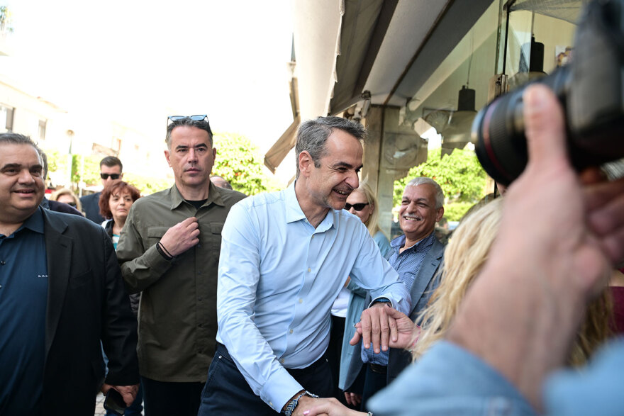 Στο Μοσχάτο ο Κυριάκος Μητσοτάκης: «Η προσοχή μας είναι στραμμένη στα προβλήματα της κοινωνίας»