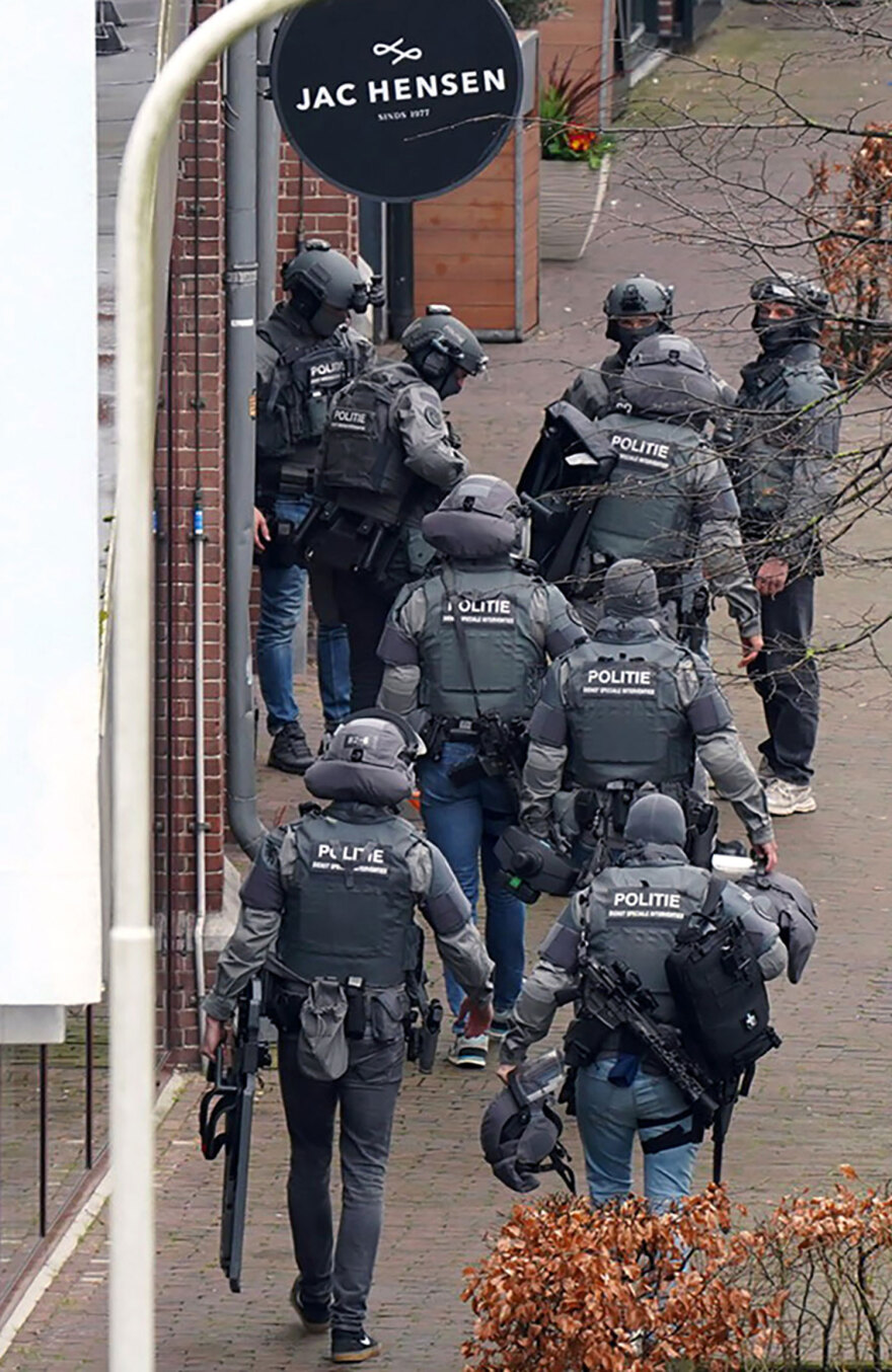 Ολλανδία: Συνελήφθη ο άνδρας που κρατούσε ομήρους σε καφέ μπαρ στην πόλη Έντε - Δείτε βίντεο