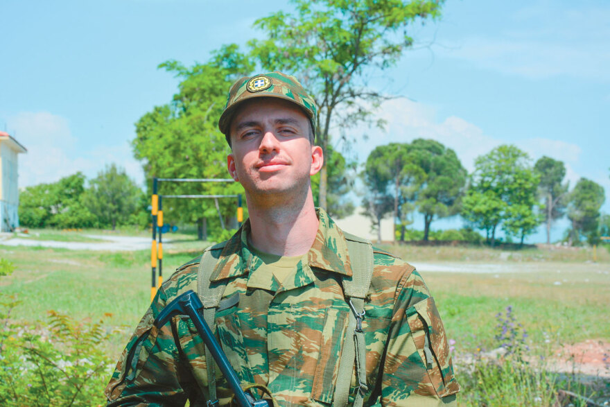 Οι γονείς καταγγέλλουν: Στρατιώτης πέθανε μετά  από εγχείρηση θυρεοειδούς 