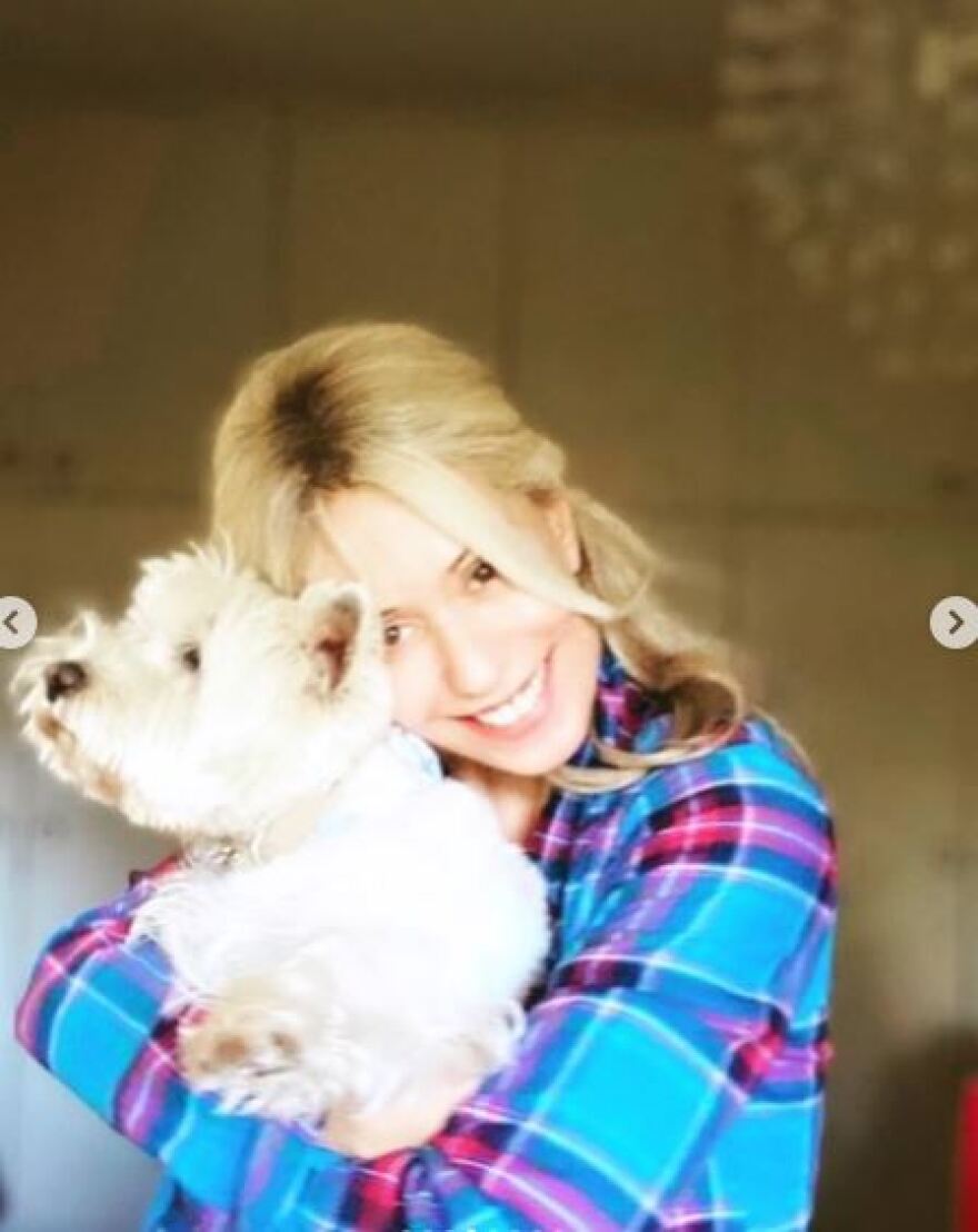 Μαρία Μπακοδήμου: Αποχαιρέτησε τον σκύλο της που τη συντρόφευε για 17 χρόνια - Έχω αποσυντονιστεί αρκετά, γράφει