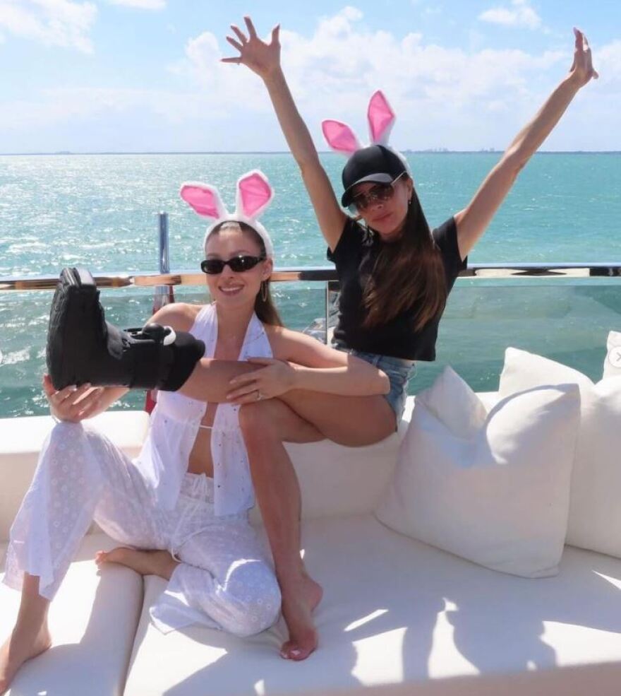 Ντέιβιντ και Βικτόρια Μπέκαμ: Το ταξίδι τους σε γιοτ αξίας πολλών εκατομμυρίων - Δείτε βίντεο