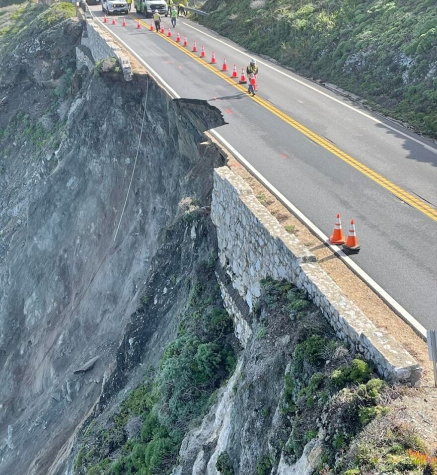 Κλειστός λόγω κατολίσθησης ο εμβληματικός Αυτοκινητόδρομος 1 στην Καλιφόρνια