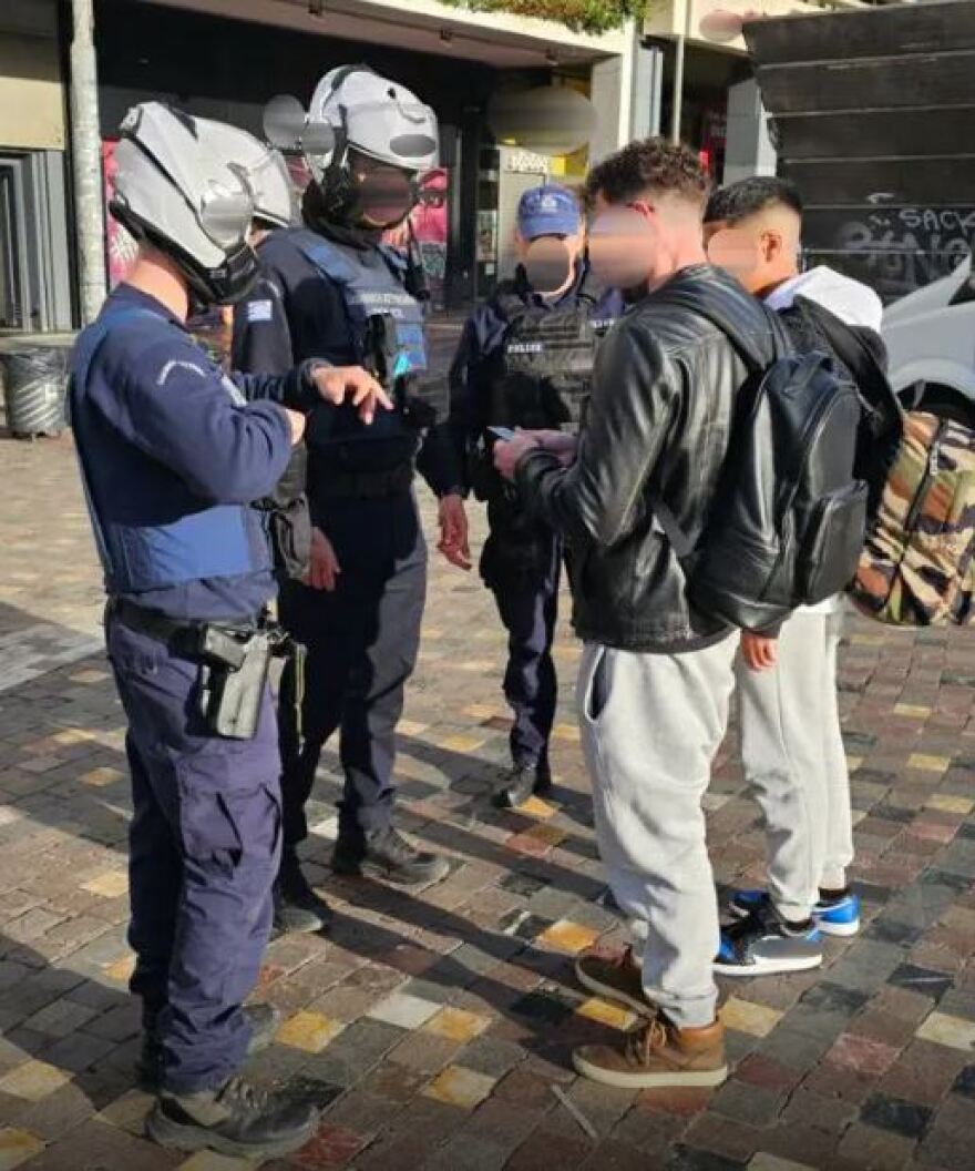 ΕΛΑΣ: 57 συλλήψεις σε ειδική επιχείρηση κατά της παραβατικότητας στο κέντρο της Αθήνας