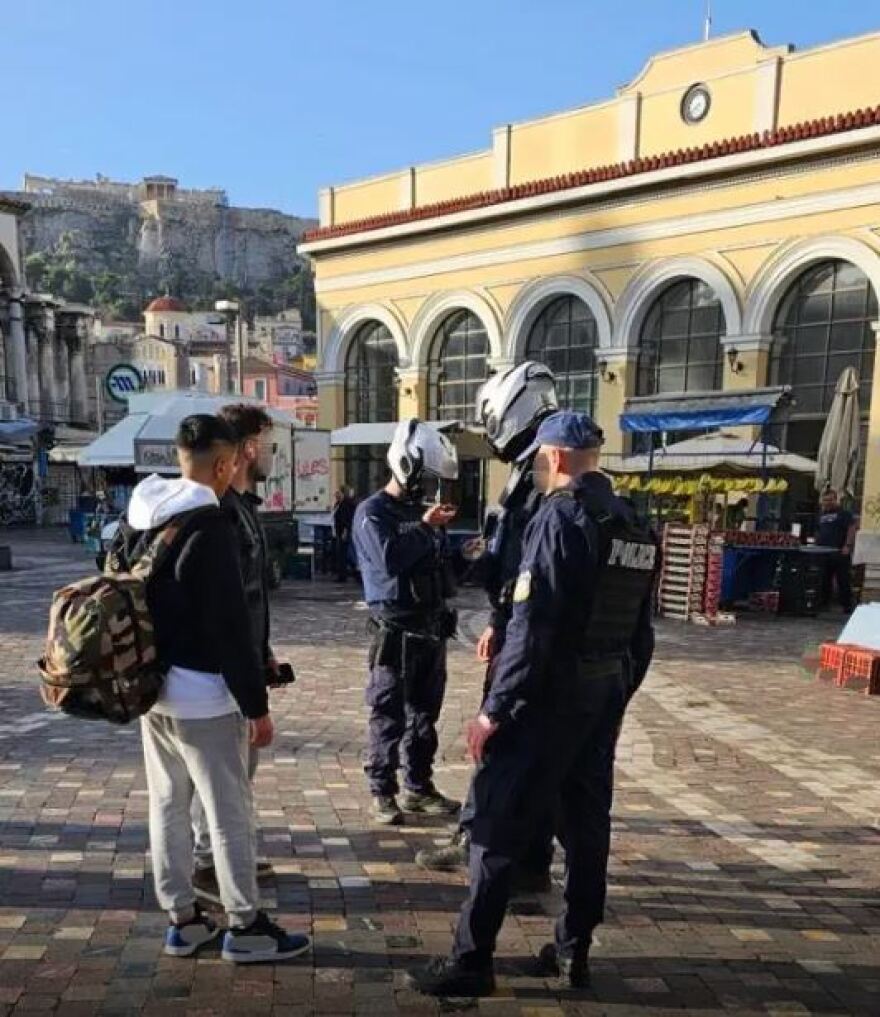 ΕΛΑΣ: 57 συλλήψεις σε ειδική επιχείρηση κατά της παραβατικότητας στο κέντρο της Αθήνας