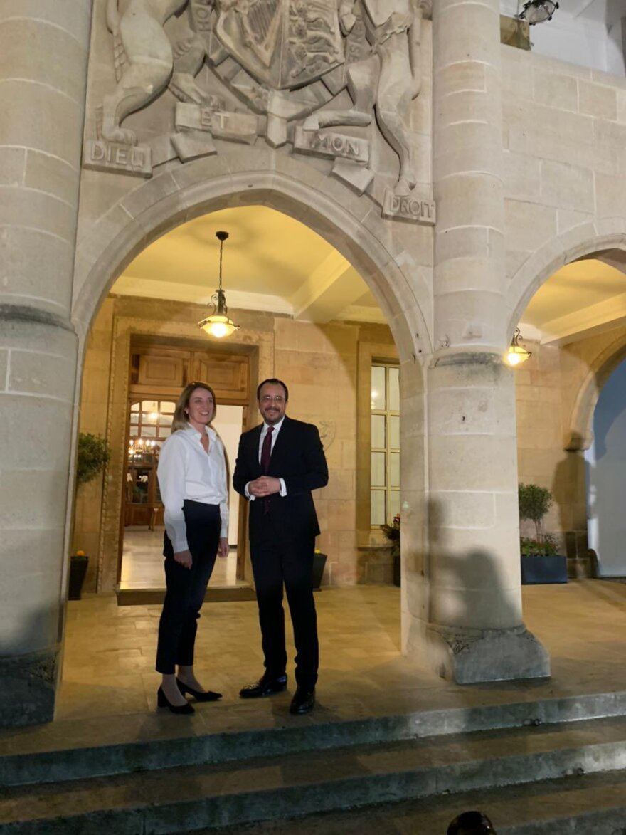 Συνάντηση Χριστοδουλίδη – Μετσόλα για την ανθρωπιστική βοήθεια στη Γάζα