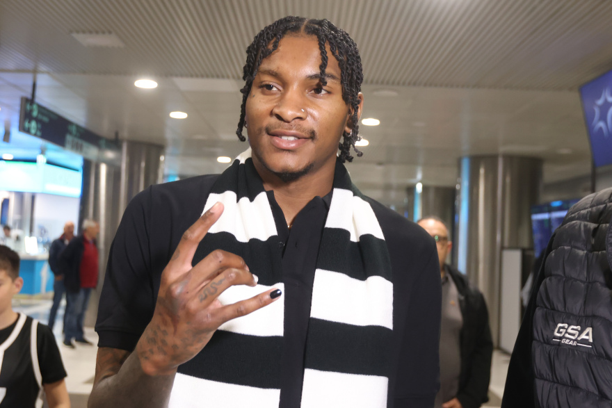 Κέβιν Πόρτερ Τζούνιορ: Τα βαμμένα ασπρόμαυρα νύχια και η πρώτη φωτογραφία με την φανέλα του ΠΑΟΚ 